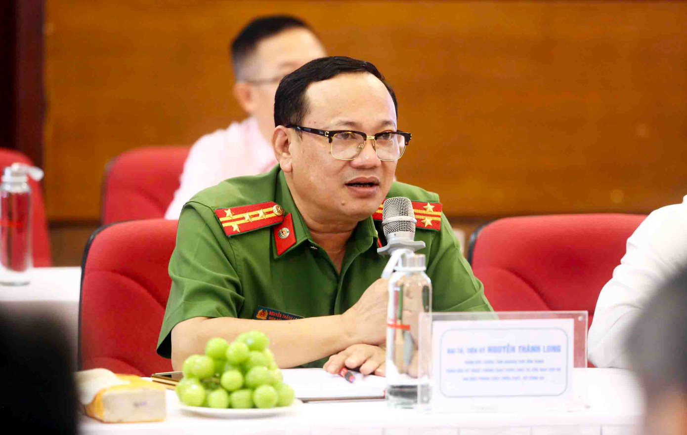 Đại tá, Tiến sỹ Nguyễn Thành Long.