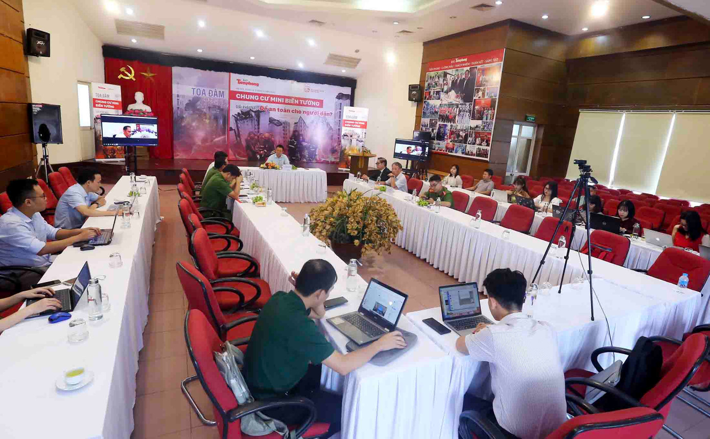 Quang cảnh cuộc tọa đàm.