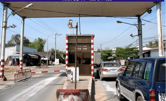 Trạm thu phí trên tuyến ĐT.747B.