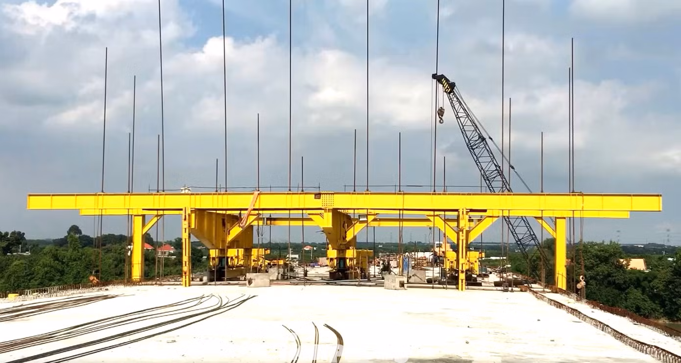 Công trình xây dựng cầu bắc qua sông Đồng Nai (cầu Bạch Đằng 2) có tổng mức đầu tư trên 490 tỷ đồng từ vốn ngân sách của tỉnh Bình Dương. Công trình xây dựng cầu bắc qua sông Đồng Nai (cầu Bạch Đằng 2) có tổng mức đầu tư trên 490 tỷ đồng từ vốn ngân sách của tỉnh Bình Dương.