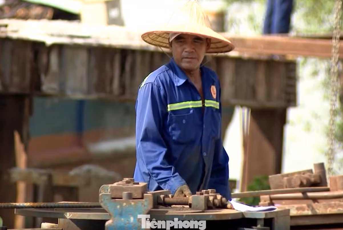 Đơn vị thi công đang nỗ lực tăng tốc để kịp thời gian theo tinh thần chỉ đạo của Chủ tịch UBND tỉnh Bình Dương hoàn thành dịp 2/9 tới. Đơn vị thi công đang nỗ lực tăng tốc để kịp thời gian theo tinh thần chỉ đạo của Chủ tịch UBND tỉnh Bình Dương hoàn thành dịp 2/9 tới.