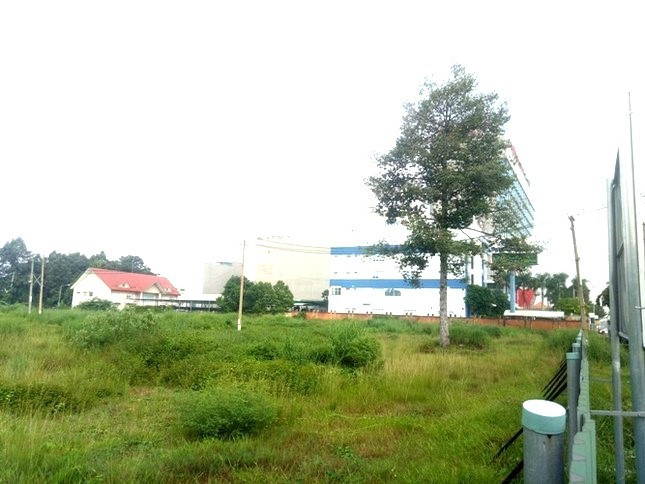 Khu đất trụ sở cũ của Thành ủy Thủ Dầu Một bên quốc lộ 13 Khu đất trụ sở cũ của Thành ủy Thủ Dầu Một bên quốc lộ 13