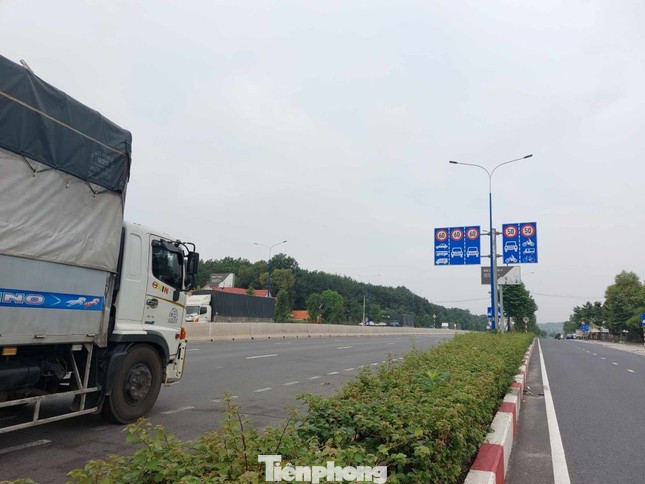 Tốc độ giới hạn tối đa trước đây trên tuyến Mỹ Phước Tân Vạn là 60km/h Tốc độ giới hạn tối đa trước đây trên tuyến Mỹ Phước Tân Vạn là 60km/h