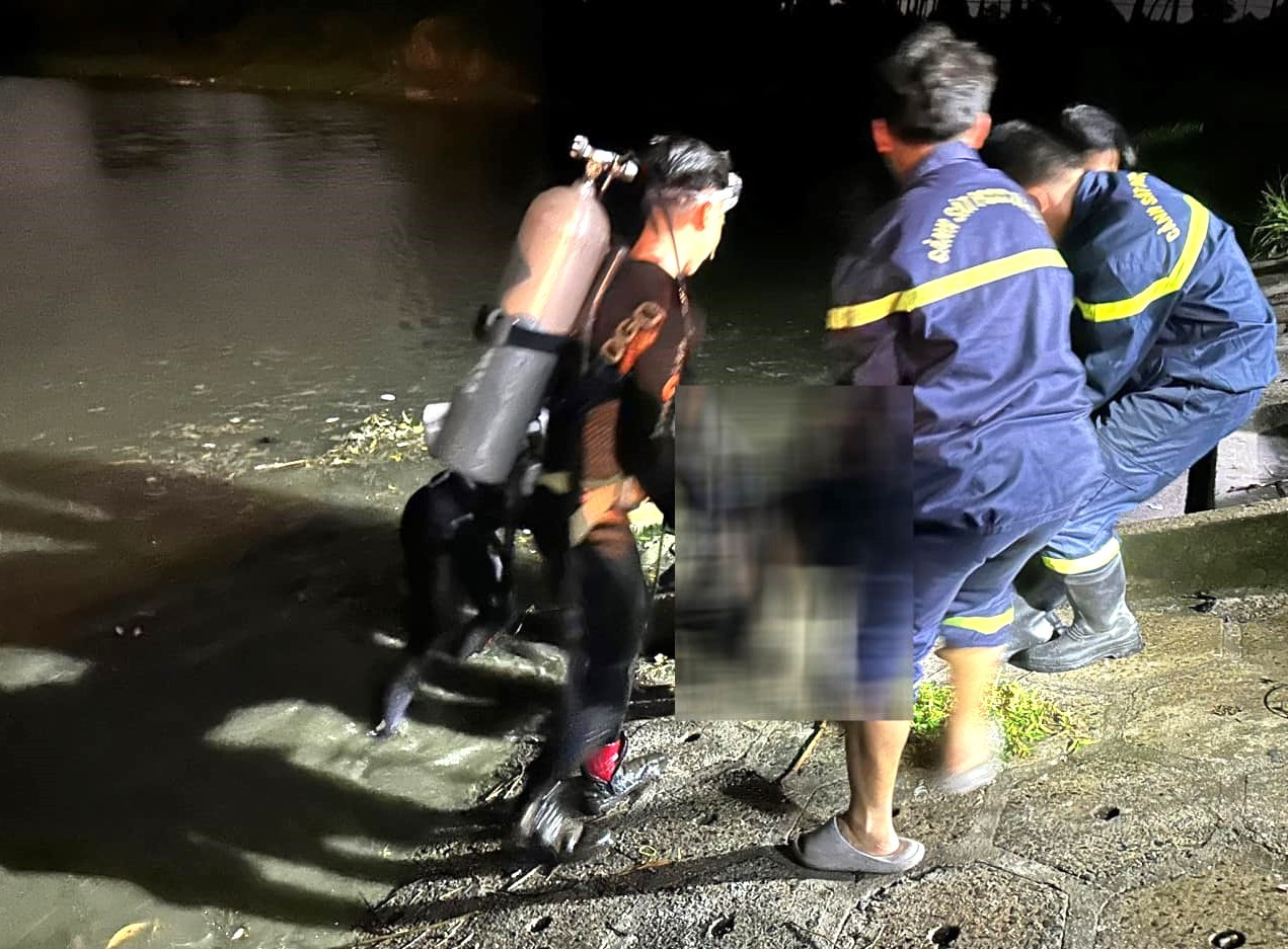 Lực lượng chức năng tìm thấy thi thể bé trai dưới đập nước