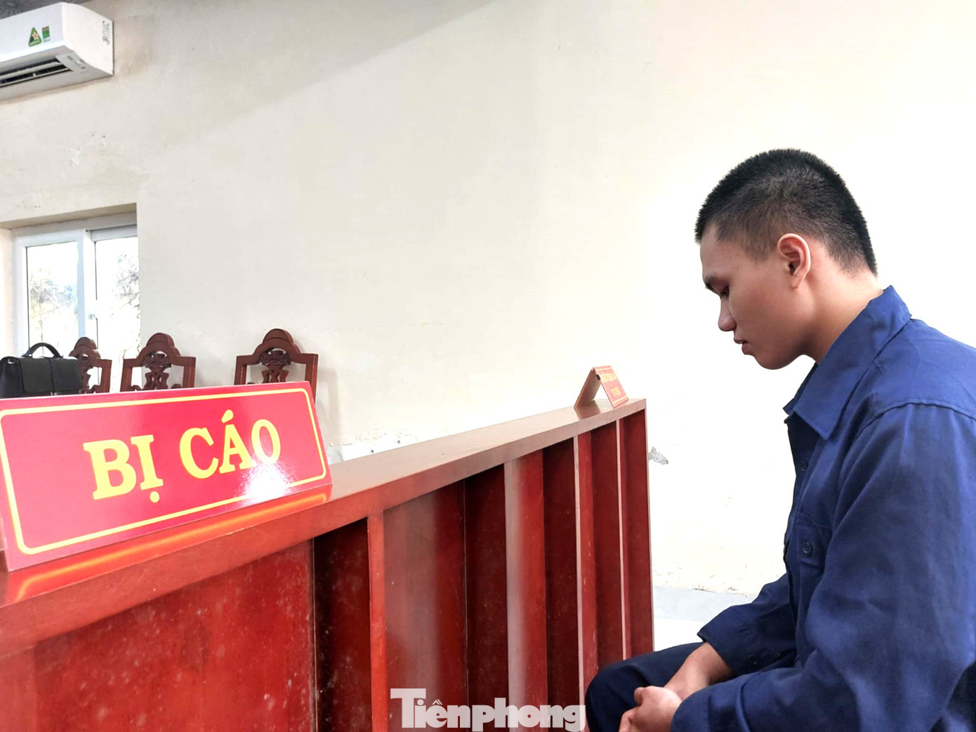 Bị cáo Lê Thành Nhân tại phiên tòa phúc thẩm Bị cáo Lê Thành Nhân tại phiên tòa phúc thẩm