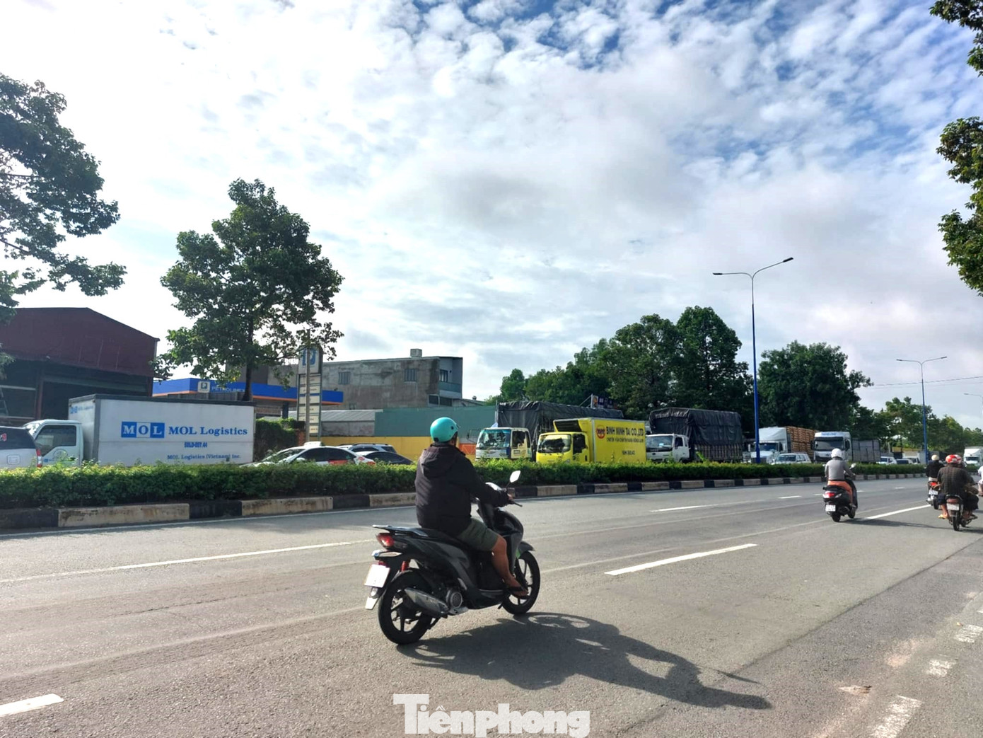 Đường Mỹ Phước Tân Vạn hướng từ TP Thủ Dầu Một đi TP Bến Cát bị ùn ứ Đường Mỹ Phước Tân Vạn hướng từ TP Thủ Dầu Một đi TP Bến Cát bị ùn ứ