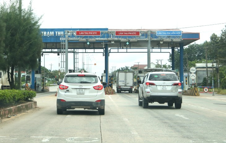 Trạm thu phí trên tuyến ĐT.747A.