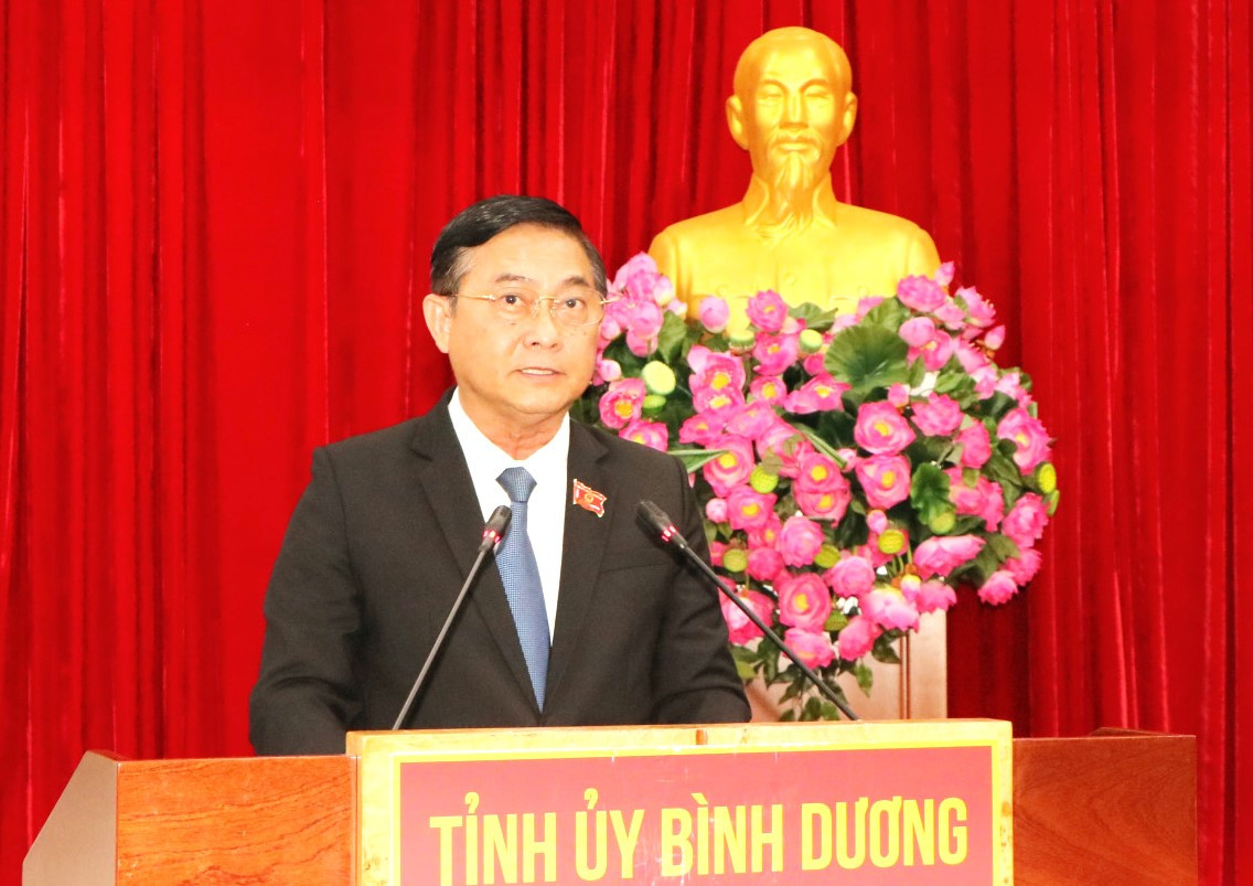 Chủ tịch HĐND tỉnh Bình Dương Nguyễn Văn Lộc phát biểu khai mạc kỳ họp