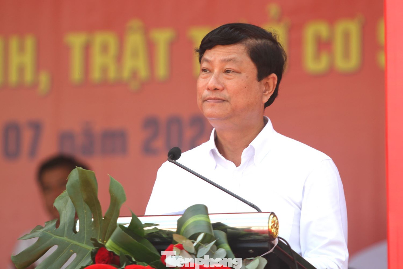 Phát biểu tại buổi lễ, Chủ tịch UBND tỉnh Bình Dương Võ Văn Minh đề nghị chính quyền các cấp xác định vị trí, tầm quan trọng của Luật lực lượng tham gia bảo vệ an ninh, trật tự ở cơ sở để chỉ đạo lực lượng công an với vai trò nòng cốt phối hợp với các ngành, đoàn thể tham mưu triển khai đầy đủ, thống nhất, bao quát và bám sát hết địa bàn cơ sở. Phát biểu tại buổi lễ, Chủ tịch UBND tỉnh Bình Dương Võ Văn Minh đề nghị chính quyền các cấp xác định vị trí, tầm quan trọng của Luật lực lượng tham gia bảo vệ an ninh, trật tự ở cơ sở để chỉ đạo lực lượng công an với vai trò nòng cốt phối hợp với các ngành, đoàn thể tham mưu triển khai đầy đủ, thống nhất, bao quát và bám sát hết địa bàn cơ sở.