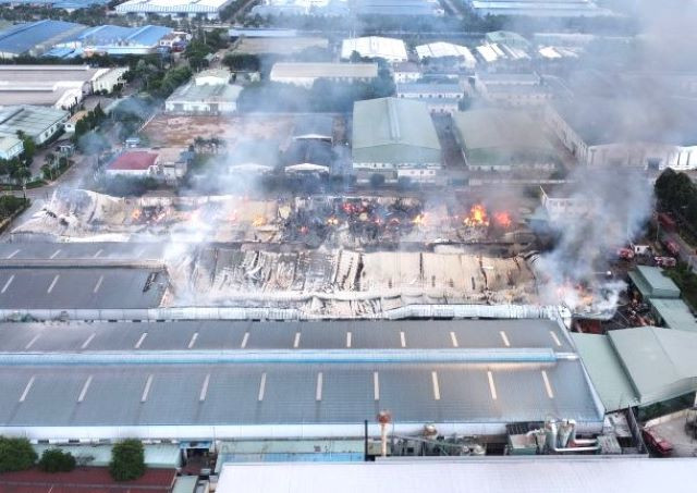 Hiện trường vụ cháy nhìn từ trên cao. Hiện trường vụ cháy nhìn từ trên cao.