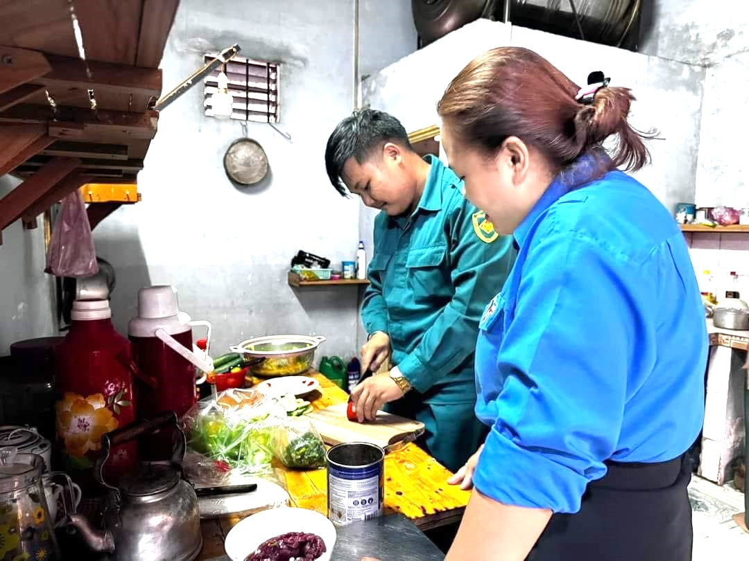 Những việc làm của các bạn trẻ thể hiện tình cảm và tấm lòng tri ân đối với các thế hệ đi trước.