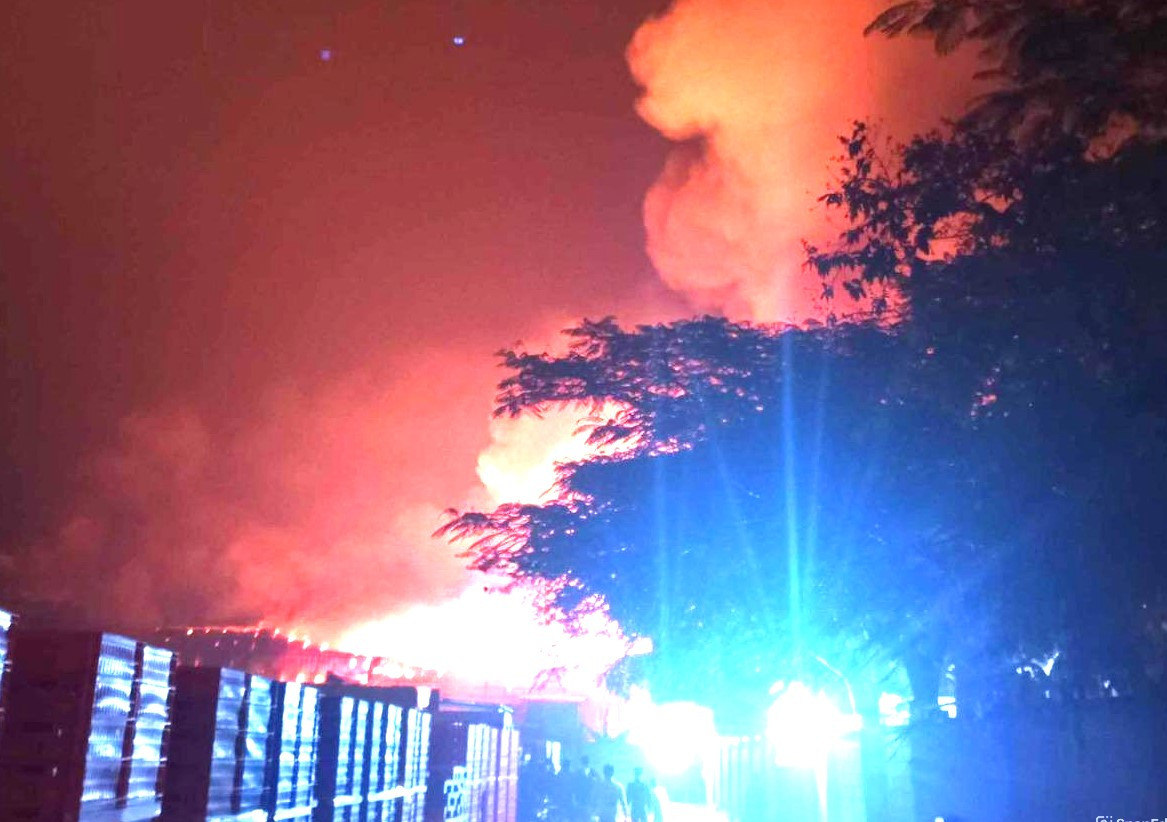 Vụ hỏa hoạn đã thiêu rụi nhiều tài sản của công ty gỗ