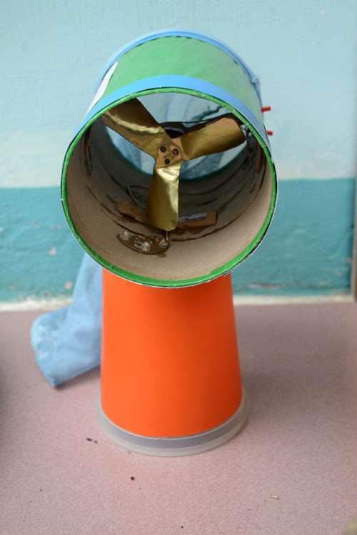 Máy bắt côn trùng