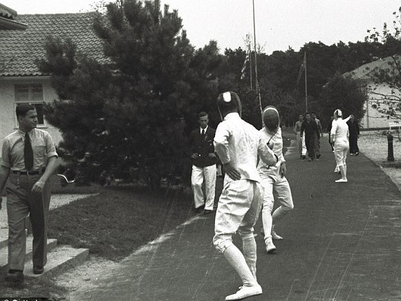 Các vận động viên đang tập trong Làng Olympic