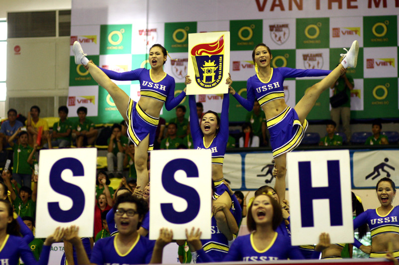 Đại học Khoa học Xã hội và Nhân văn (ĐHQG Hà Nội) xuất hiện với đồng phục xanh vàng