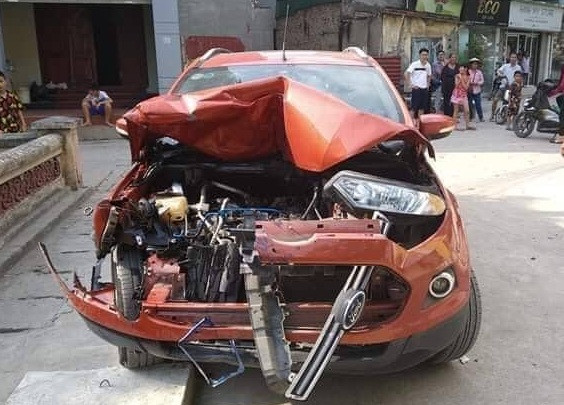 Tài xế lái ô tô gây tai nạn liên hoàn ở Hà Nội rồi bỏ chạy ảnh 3