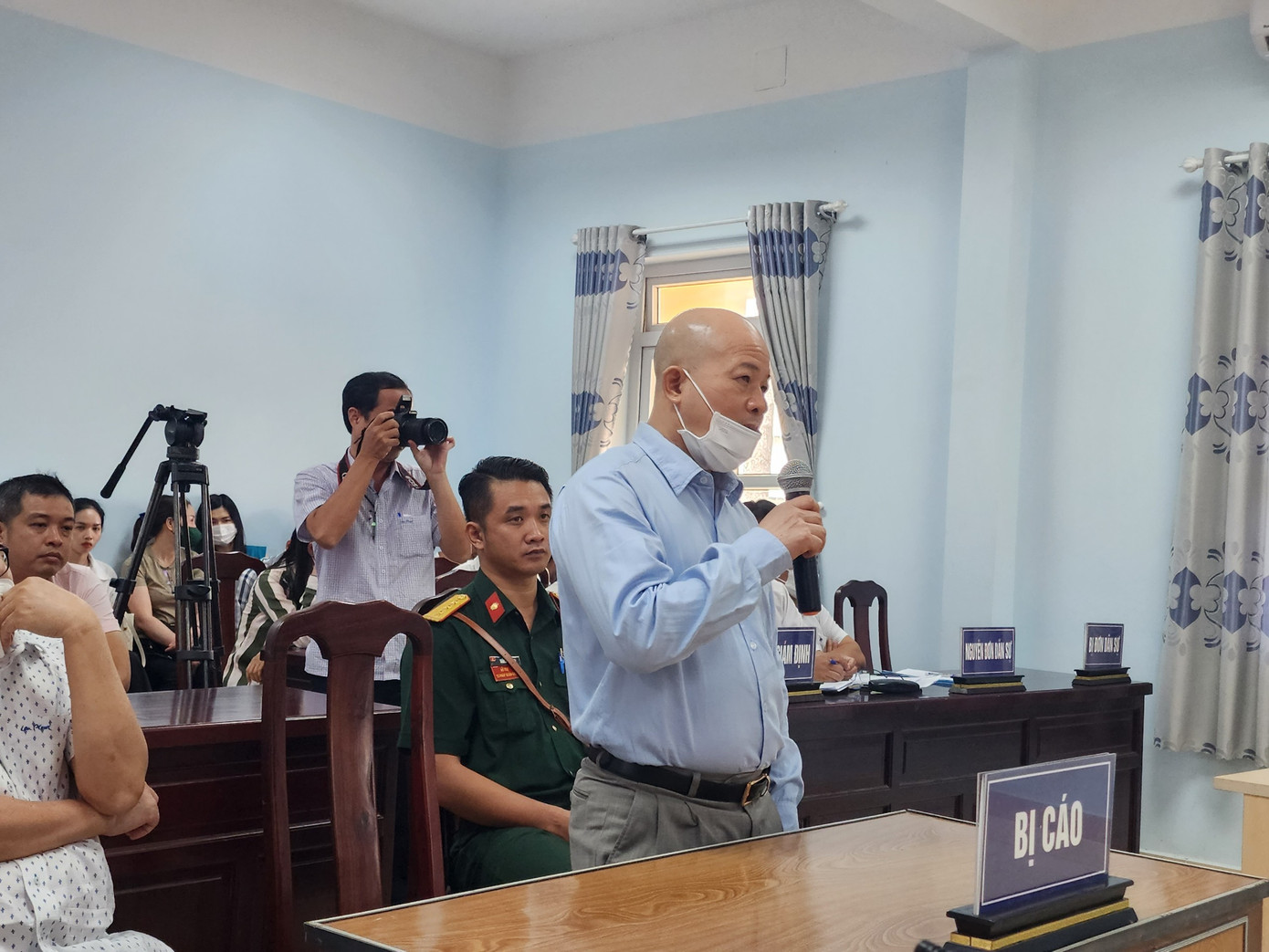 Ông Đinh Ngọc Hệ Tại tòa sáng nay 30/3.