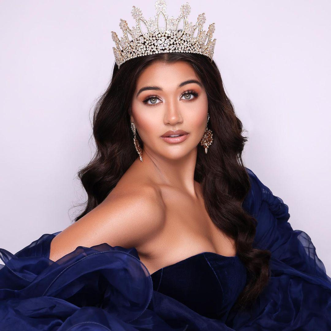 Tân Hoa hậu năm nay 19 tuổi, sở hữu chiều cao 1m75 và gương mặt xinh đẹp, mặn mà.