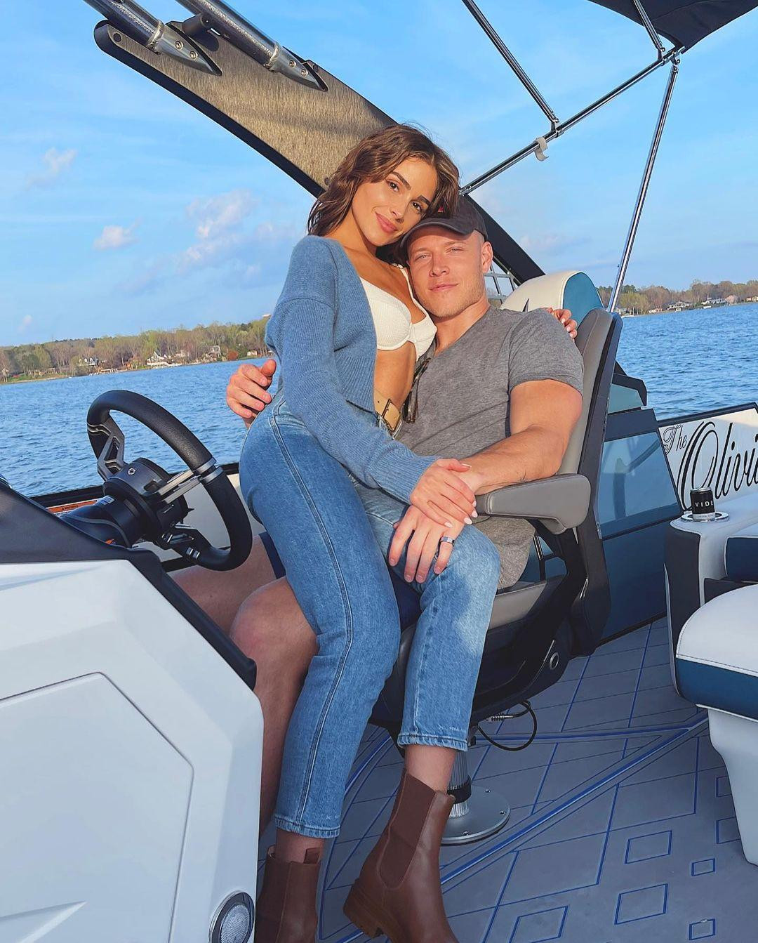 Trong 3 năm hẹn hò vừa qua, Olivia thường xuyên chia sẻ hình ảnh yêu đương mặn nồng của cả hai lên Instagram có hơn 5 triệu người theo dõi khiến fan không khỏi ghen tị. Trong 3 năm hẹn hò vừa qua, Olivia thường xuyên chia sẻ hình ảnh yêu đương mặn nồng của cả hai lên Instagram có hơn 5 triệu người theo dõi khiến fan không khỏi ghen tị.