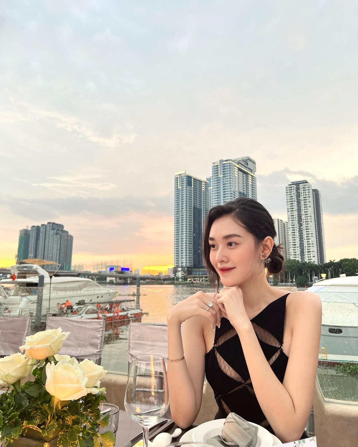 Á hậu Tường San diện váy cut-out xinh đẹp, quyến rũ. Á hậu Tường San diện váy cut-out xinh đẹp, quyến rũ.