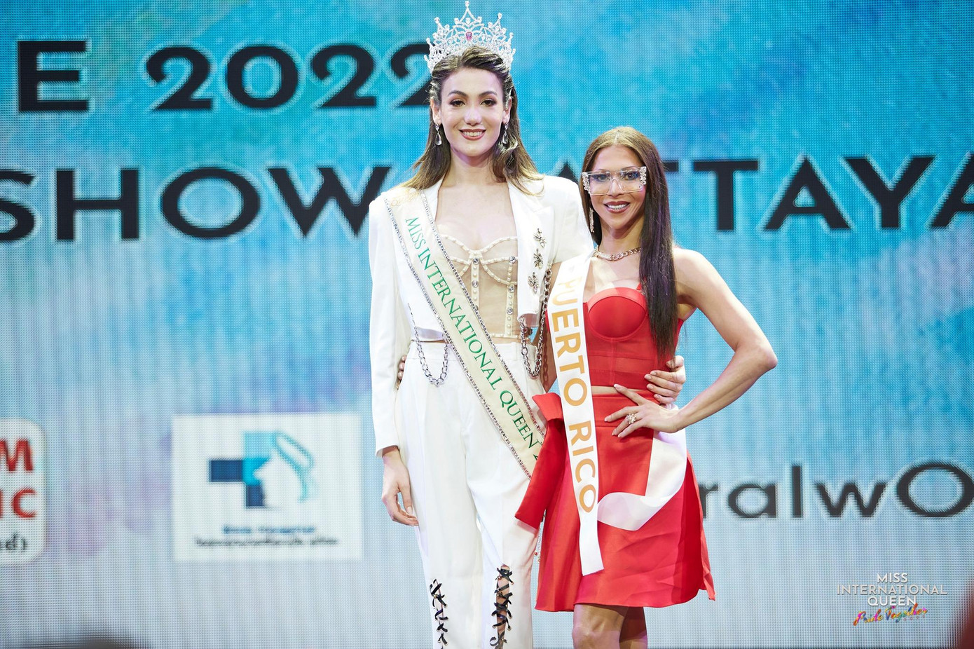 Không chỉ Trân Đài trở nên thấp bé khi đứng cạnh Valentina Fluchaire mà rất nhiều thí sinh khác cũng rơi vào tình trạng này. Không chỉ Trân Đài trở nên thấp bé khi đứng cạnh Valentina Fluchaire mà rất nhiều thí sinh khác cũng rơi vào tình trạng này.