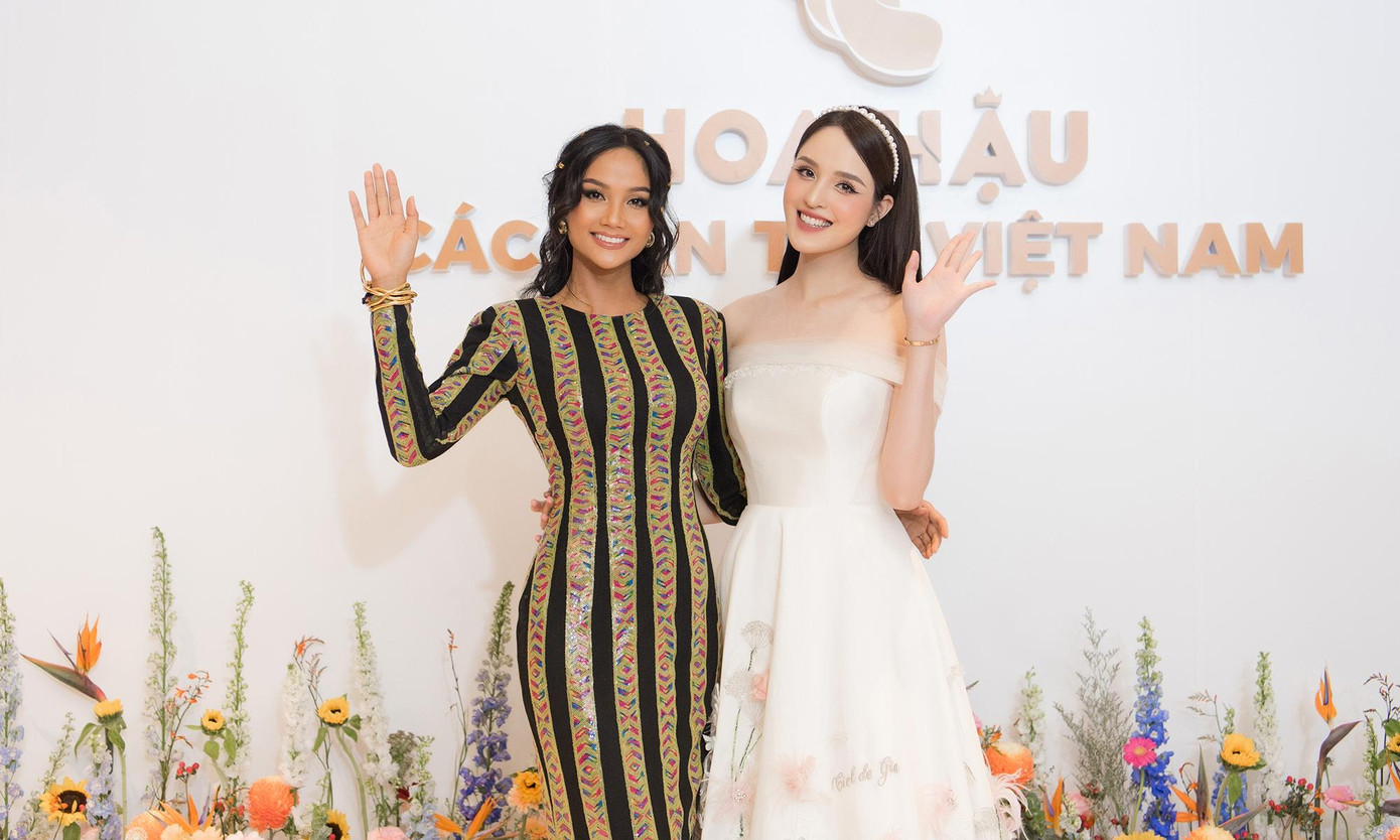 Hoàng Anh khoe nhan sắc rạng rỡ, xinh đẹp bên H'Hen Niê tại sự kiện.