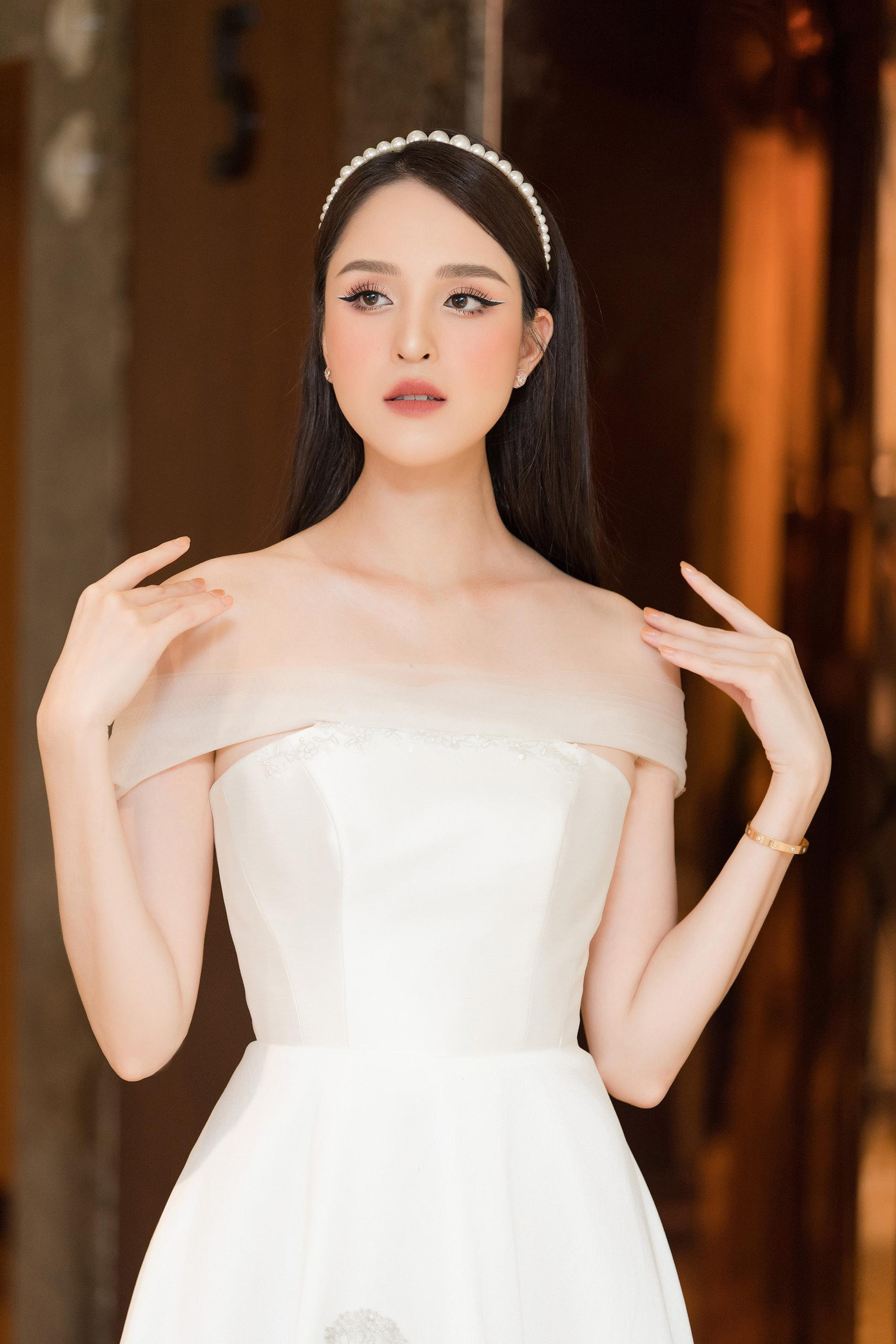 Nhan sắc ngọt ngào và quyến rũ của bà mẹ 2 con trong lần xuất hiện này nhận được rất nhiều sự khen ngợi từ các fans.