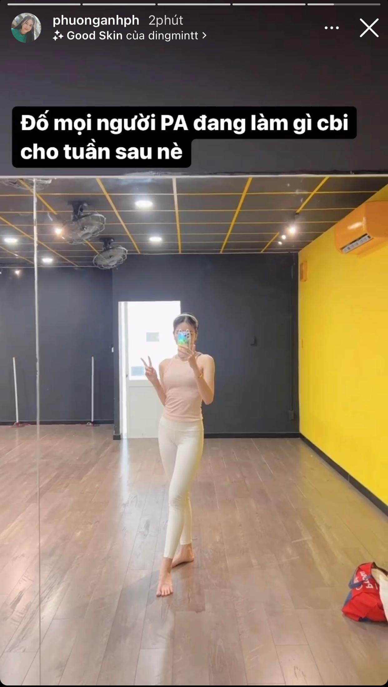 Á hậu Phương Anh hé lộ hình ảnh cô đang miệt mài tập luyện để chuẩn bị cho sự kiện quan trọng này.