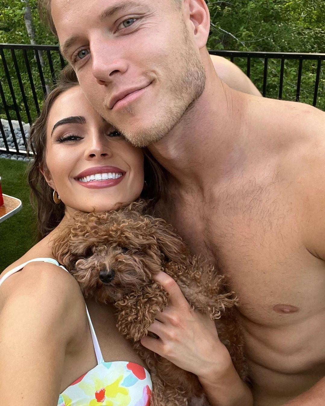 Olivia Culpo tình tứ bên bạn trai Christian McCaffrey. Cặp đôi đã có 3 năm hạnh phúc bên nhau và nhận được sự ngưỡng mộ của công chúng. Olivia Culpo tình tứ bên bạn trai Christian McCaffrey. Cặp đôi đã có 3 năm hạnh phúc bên nhau và nhận được sự ngưỡng mộ của công chúng.