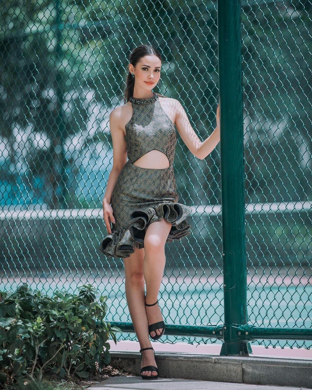 Tân Hoa hậu sở hữu chiều cao 1m67, được coi là không quá nổi bật so với các nhan sắc đến từ các quốc gia trên thế giới.