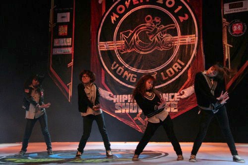 Các bài thi được các đội dựng thành những câu chuyện với một thông điệp riêng