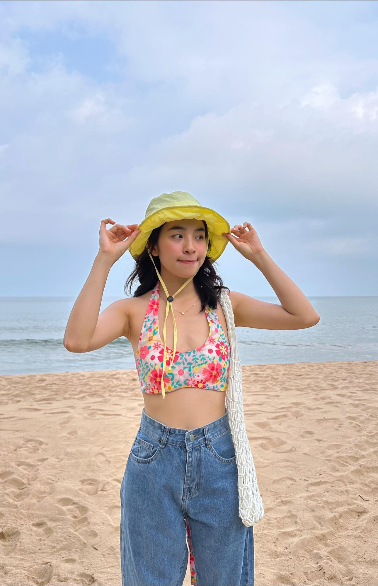 Nữ diễn viên từng chia sẻ khi hóa thân thành Hoài, cô không biến mình hoàn toàn thành con người khác, mà mang những chất riêng của bản thân để thể hiện nhân vật. “Tôi cũng sống ở quê, nên kịch bản phim và nét dân dã của nhân vật Hoài cũng có những điểm tương đồng với Vân. Trong quá trình làm phim, tôi được chỉ bảo và hướng dẫn thêm để hoàn thiện nhân vật” – Trần Vân bày tỏ.