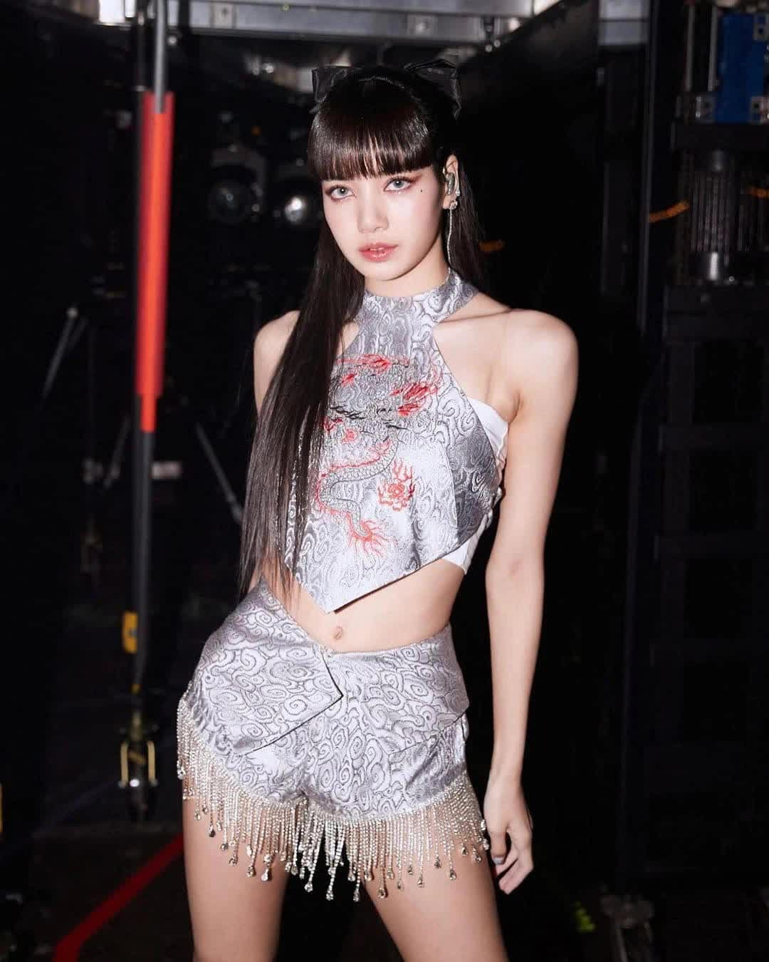 Theo Hello! India, trong số bốn người, phong cách của Lisa nổi bật vì có sự thử nghiệm hơn so với ba thành viên còn lại. Giọng ca Money là đại sứ toàn cầu của Celine, Bulgari, thường góp mặt ở hàng ghế đầu tại các tuần lễ thời trang. Theo Hello! India, trong số bốn người, phong cách của Lisa nổi bật vì có sự thử nghiệm hơn so với ba thành viên còn lại. Giọng ca Money là đại sứ toàn cầu của Celine, Bulgari, thường góp mặt ở hàng ghế đầu tại các tuần lễ thời trang.