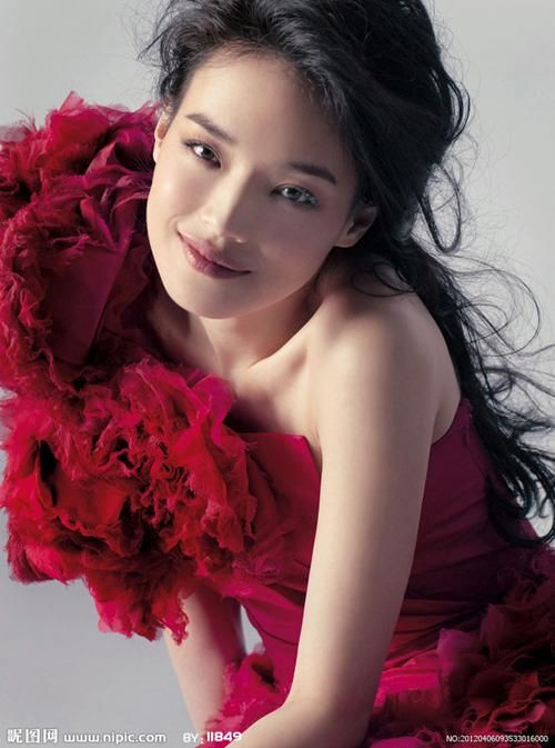 Chia sẻ trên Elle, nữ diễn viên nói cô thực hiện chế độ ăn kiêng phù hợp, không ăn kể từ 18h, thực phẩm chủ yếu là đồ thanh đạm tránh tăng cân. Hàng ngày, cô đắp mặt nạ dưỡng da giữ gìn nhan sắc. Chia sẻ trên Elle, nữ diễn viên nói cô thực hiện chế độ ăn kiêng phù hợp, không ăn kể từ 18h, thực phẩm chủ yếu là đồ thanh đạm tránh tăng cân. Hàng ngày, cô đắp mặt nạ dưỡng da giữ gìn nhan sắc.