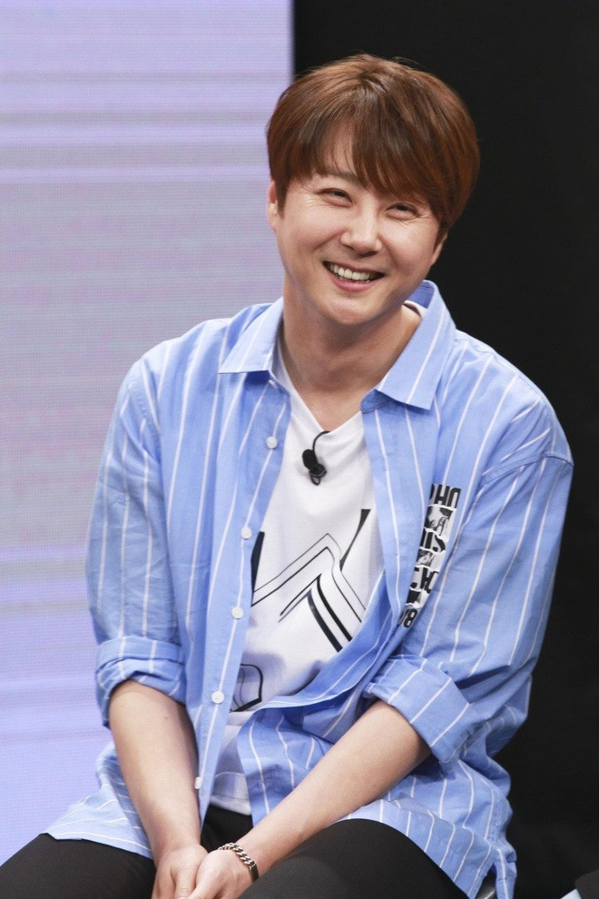 Nữ diễn viên Kim Sae Ron, Shin Hye Sung (áo xanh) và nam thần tượng Ravi (áo đen) bị KBS cấm sóng tạm thời. Ảnh: KB. Nữ diễn viên Kim Sae Ron, Shin Hye Sung (áo xanh) và nam thần tượng Ravi (áo đen) bị KBS cấm sóng tạm thời. Ảnh: KB.