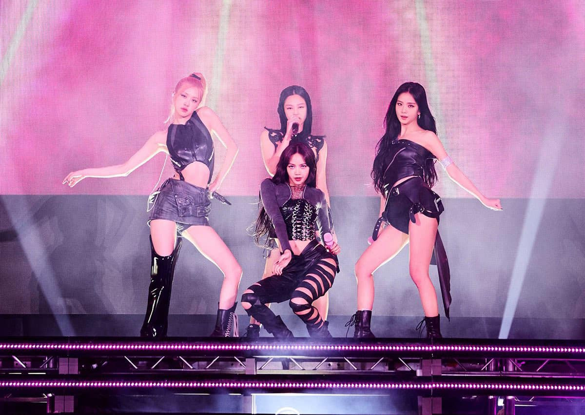 Nhiều khán giả mất tiền oan khi mua vé chuyển nhượng xem đêm nhạc BlackPink tại Hà Nội.