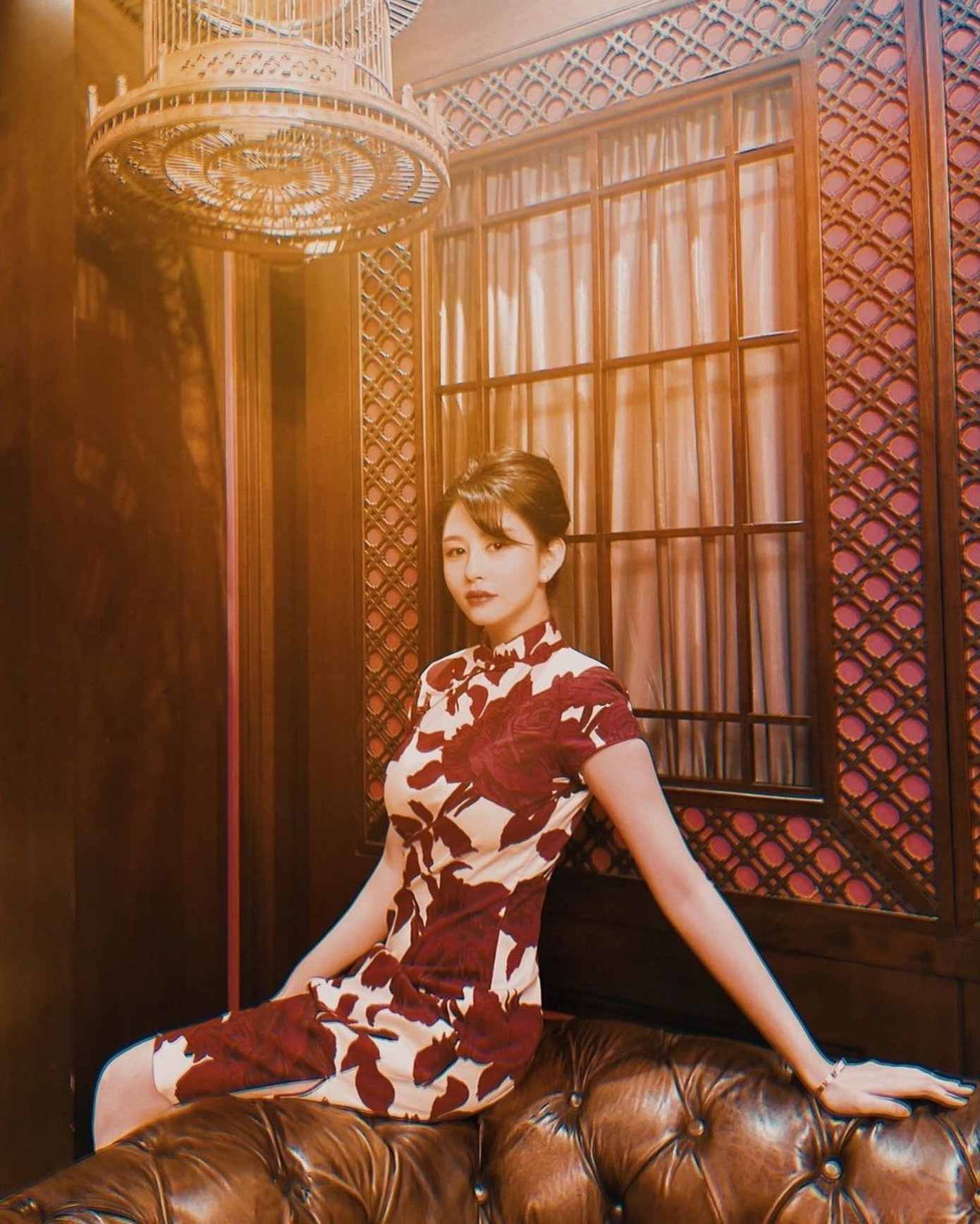 Trong ba con gái của ngôi sao họ Khâu, Thẩm Nguyệt được đánh giá giống mẹ nhất. Tờ Sina nhận xét cô có đôi mắt to tròn, làn da trắng, nhan sắc ngọt ngào, quyến rũ giống Khâu Thục Trinh thời son sắc. Trong ba con gái của ngôi sao họ Khâu, Thẩm Nguyệt được đánh giá giống mẹ nhất. Tờ Sina nhận xét cô có đôi mắt to tròn, làn da trắng, nhan sắc ngọt ngào, quyến rũ giống Khâu Thục Trinh thời son sắc.