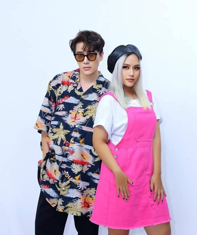 Đồng hành trên con đường âm nhạc của Sofia có sự tương trợ của Châu Đăng Khoa. Có thời gian nhạc sĩ gặp khó khăn khi đấu tố với Orange, LyLy, các thực tập sinh dưới trướng Châu Đăng Khoa đều rời đi, duy chỉ có Sofia ở lại. Cô nói bản thân tin tưởng vào đàn anh và làm theo trái tim mong muốn. Đồng hành trên con đường âm nhạc của Sofia có sự tương trợ của Châu Đăng Khoa. Có thời gian nhạc sĩ gặp khó khăn khi đấu tố với Orange, LyLy, các thực tập sinh dưới trướng Châu Đăng Khoa đều rời đi, duy chỉ có Sofia ở lại. Cô nói bản thân tin tưởng vào đàn anh và làm theo trái tim mong muốn.