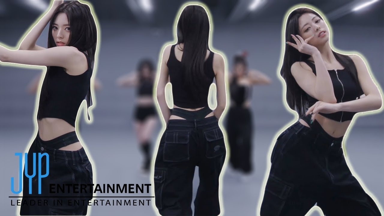 Xu hướng quần cạp trễ hở xương hông, lộ viền quần lót tiếp tục tạo nên tranh luận. Với quan điểm của nhiều người, thiết kế phản cảm, không thuận mắt. Tuy vậy không ít người cho rằng đây là thời trang cá tính, nổi loạn, phù hợp với người sở hữu đôi chân dài, eo thon, hông nở. Ảnh: JYP.