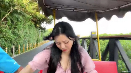 Nữ YouTuber bị quấy rối khi đang livestream. Ảnh: CMH. Nữ YouTuber bị quấy rối khi đang livestream. Ảnh: CMH.