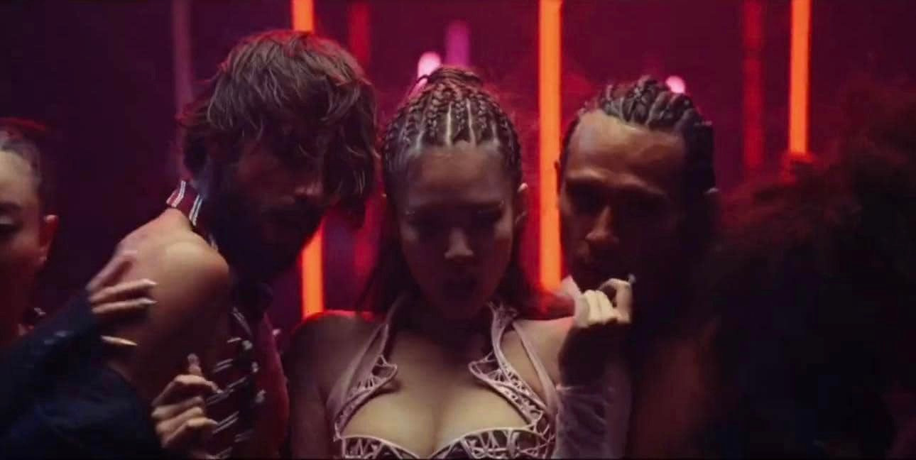 Phân cảnh của Jennie (BlackPink) trong tập 3 The Idol.