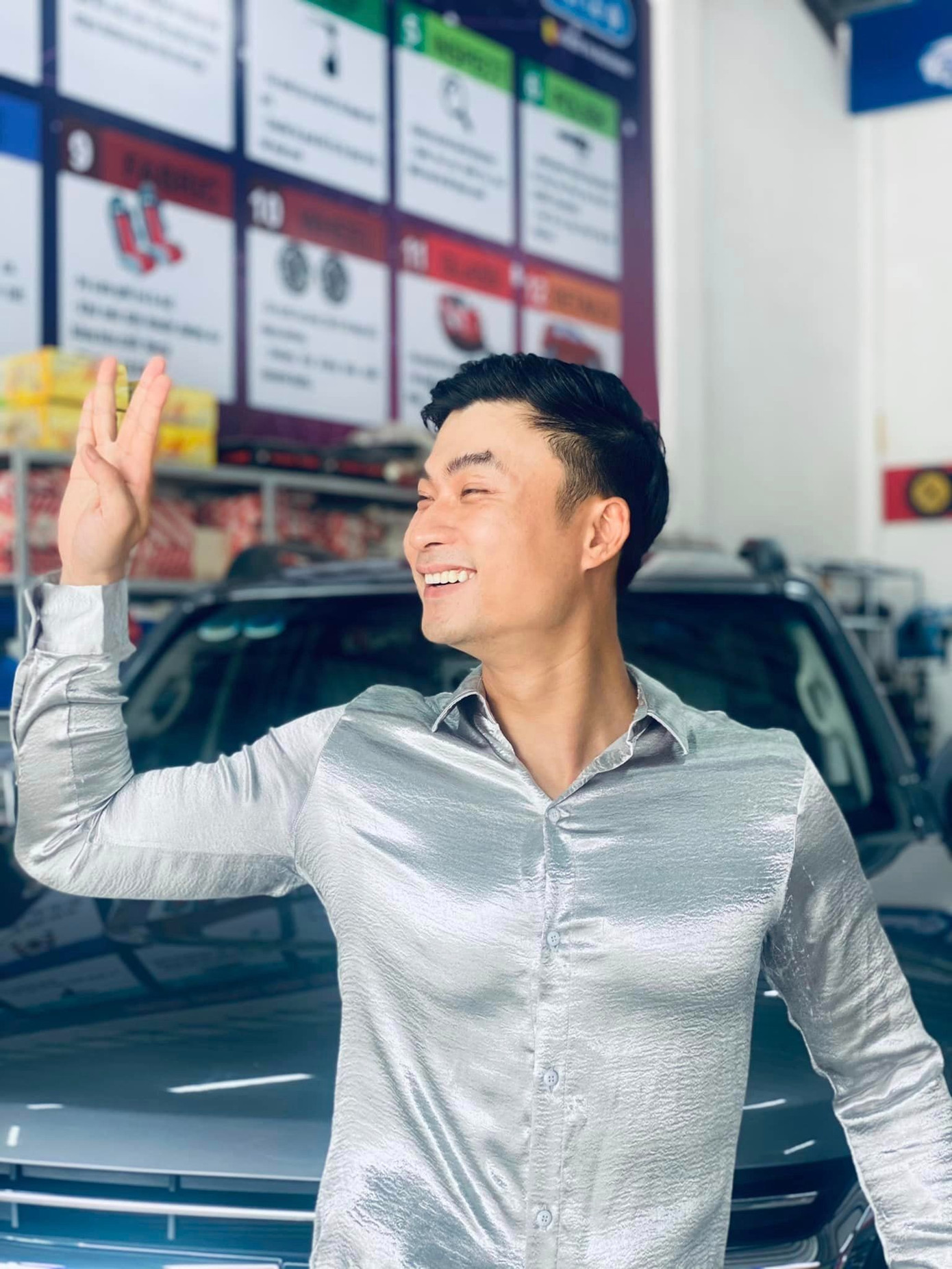 Khán giả quan tâm đến Duy Hưng nhiều hơn khi anh tạm rời xa hình tượng xã hội đen, hổ báo. Nam diễn viên xuất thân từ Nhà hát Kịch Hà Nội có vai chính đầu trong Mùa hoa tìm lại đóng cặp cùng Thanh Hương. Tuy nhiên, phải đến vai Trung “trâu” phim Ga-ra hạnh phúc, tên tuổi của Duy Hưng mới phủ sóng mạng xã hội. Khán giả quan tâm đến Duy Hưng nhiều hơn khi anh tạm rời xa hình tượng xã hội đen, hổ báo. Nam diễn viên xuất thân từ Nhà hát Kịch Hà Nội có vai chính đầu trong Mùa hoa tìm lại đóng cặp cùng Thanh Hương. Tuy nhiên, phải đến vai Trung “trâu” phim Ga-ra hạnh phúc, tên tuổi của Duy Hưng mới phủ sóng mạng xã hội.