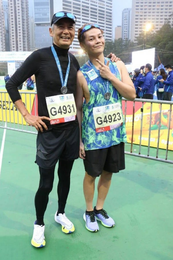 Châu Nhuận Phát tham gia đường chạy 10 km. Ảnh: Sohu. Châu Nhuận Phát tham gia đường chạy 10 km. Ảnh: Sohu.