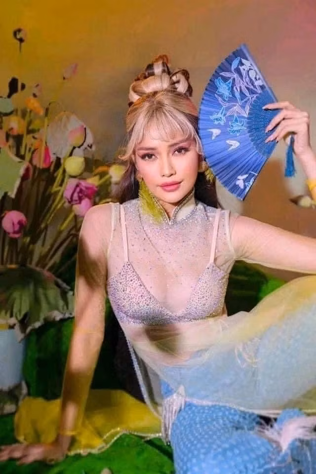 Hình ảnh gây "dậy sóng" của Ngọc Châu.