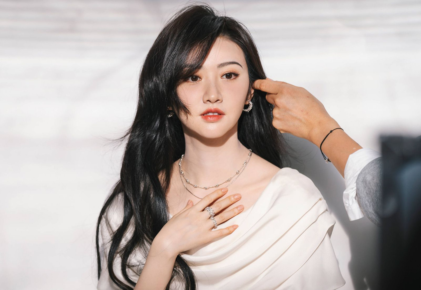 Diễn xuất của Cảnh Điềm được khán giả nhận xét tiến bộ vượt bậc, cô đóng cảnh hành động dứt khoát, lột tả nội tâm có chiều sâu. Ngoài ra, tạo hình của nhân vật giúp mỹ nhân sinh năm 1988 ghi điểm mạnh. Diễn xuất của Cảnh Điềm được khán giả nhận xét tiến bộ vượt bậc, cô đóng cảnh hành động dứt khoát, lột tả nội tâm có chiều sâu. Ngoài ra, tạo hình của nhân vật giúp mỹ nhân sinh năm 1988 ghi điểm mạnh.