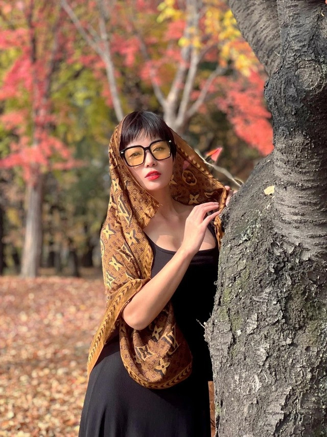 Đóng vai chịu nhiều khổ cực, sóng gió, Thanh Hương nói cô cảm thấy hạnh phúc vì đã hết mình cống hiến trong từng cảnh quay của phim. Nữ diễn viên cho biết cô hay than khổ trên phim trường nhưng đó là lời trấn an để động viên bản thân cố gắng trong lúc vất vả của nghề. Đóng vai chịu nhiều khổ cực, sóng gió, Thanh Hương nói cô cảm thấy hạnh phúc vì đã hết mình cống hiến trong từng cảnh quay của phim. Nữ diễn viên cho biết cô hay than khổ trên phim trường nhưng đó là lời trấn an để động viên bản thân cố gắng trong lúc vất vả của nghề.