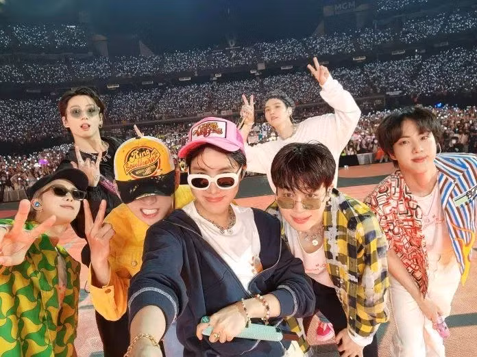 BTS là nhóm nhạc mở đường cho Kpop định vị, tiến sâu vào thị trường âm nhạc Mỹ. Ảnh: HYBE.