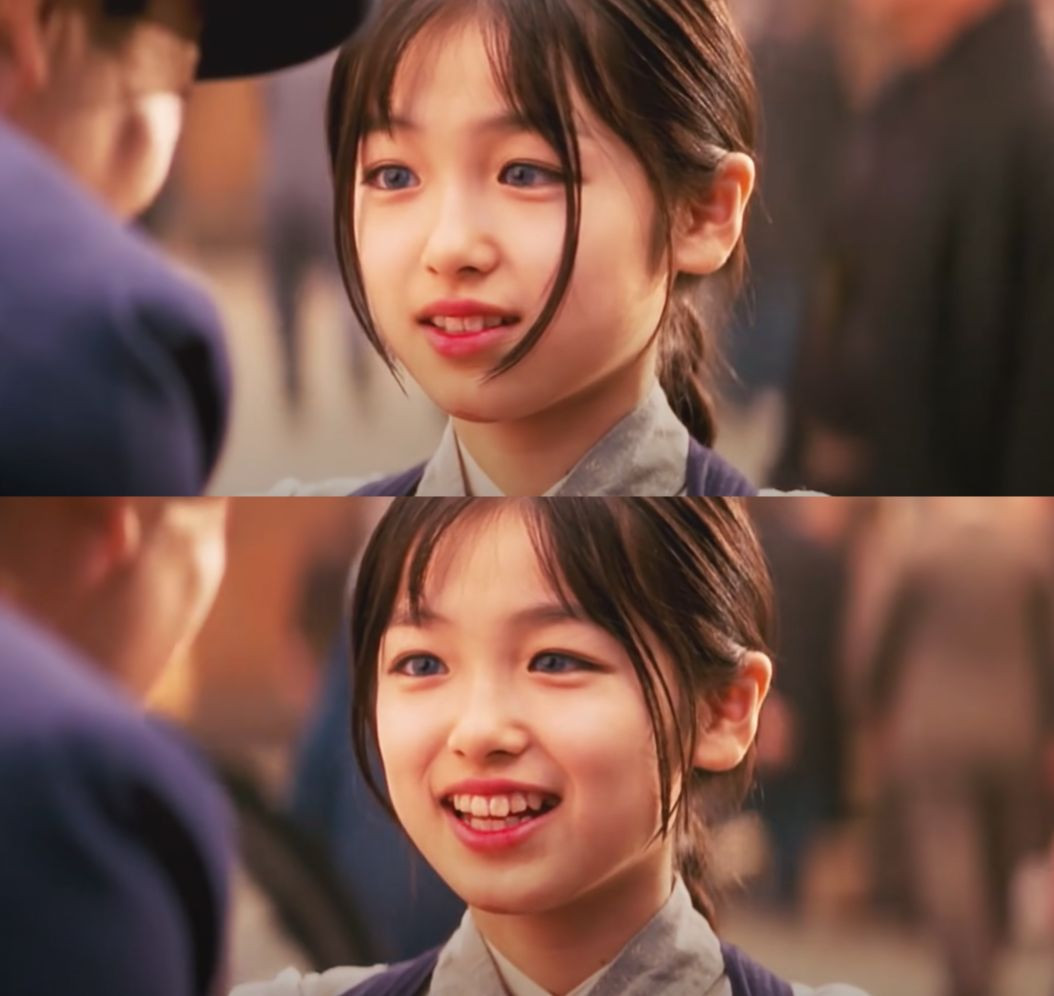 Trong phim, Ohgo Suzuka hóa thành nhân vật Sayuri Nitta - bé gái bị cha bán vào nhà kỹ nữ, thường xuyên chịu đòn roi. Nhiều khán giả và giới phê bình đã ca ngợi Ohgo Suzuka vì khả năng thể hiện tình cảm, năng lượng và tính cách phức tạp của nhân vật Sayuri trong quá trình trưởng thành từ một cô bé gái đáng yêu đến một nữ geisha kiêu hãnh. Cô đã hồi sinh hình ảnh và tính cách của nhân vật từ cuốn tiểu thuyết thành công cùng tên của Arthur Golden, đề cao sự kiên trì, lòng tự trọng và nhiệt thành của nhân vật chính.