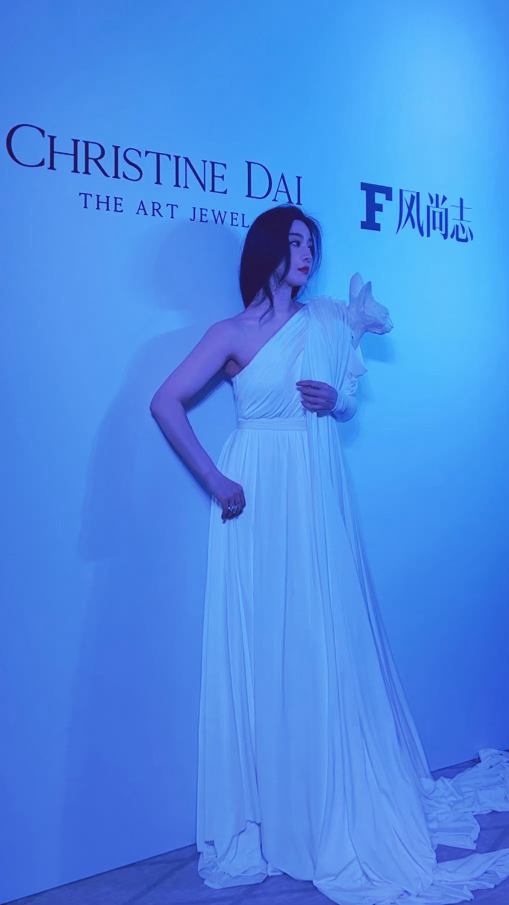 Trang phục thứ hai trong tiệc đêm của Phạm Băng Băng.