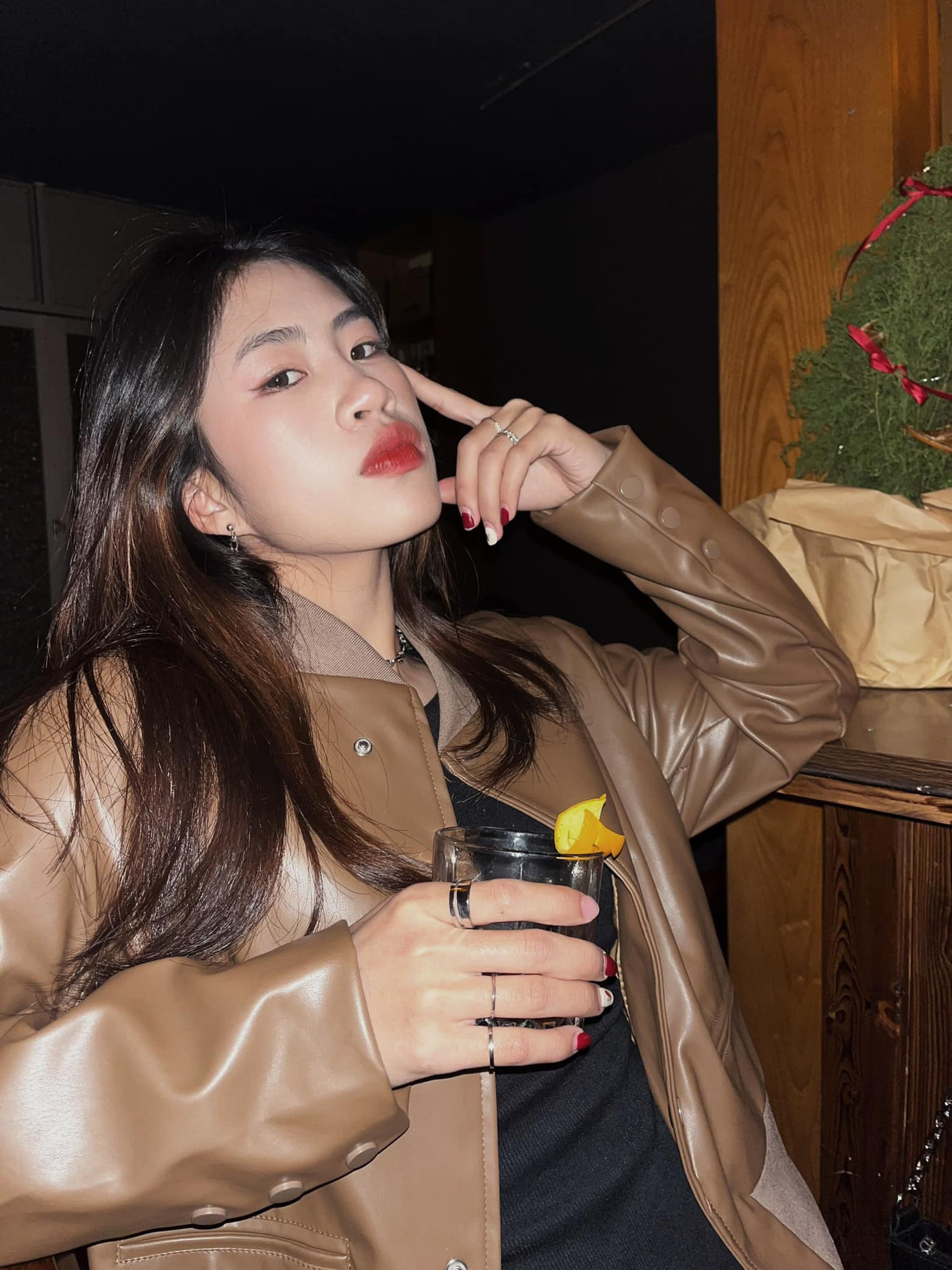 Những năm gần đây, nhờ thành tích xuất sắc của tuyển nữ, Thanh Nhã là một trong những vận động viên được đông đảo khán giả quan tâm, theo dõi. Bên ngoài sân cỏ, tiền vệ sinh năm 2001 có gu thời trang năng động, cá tính. Cô thường chia sẻ cuộc sống đời thường trên trang cá nhân.